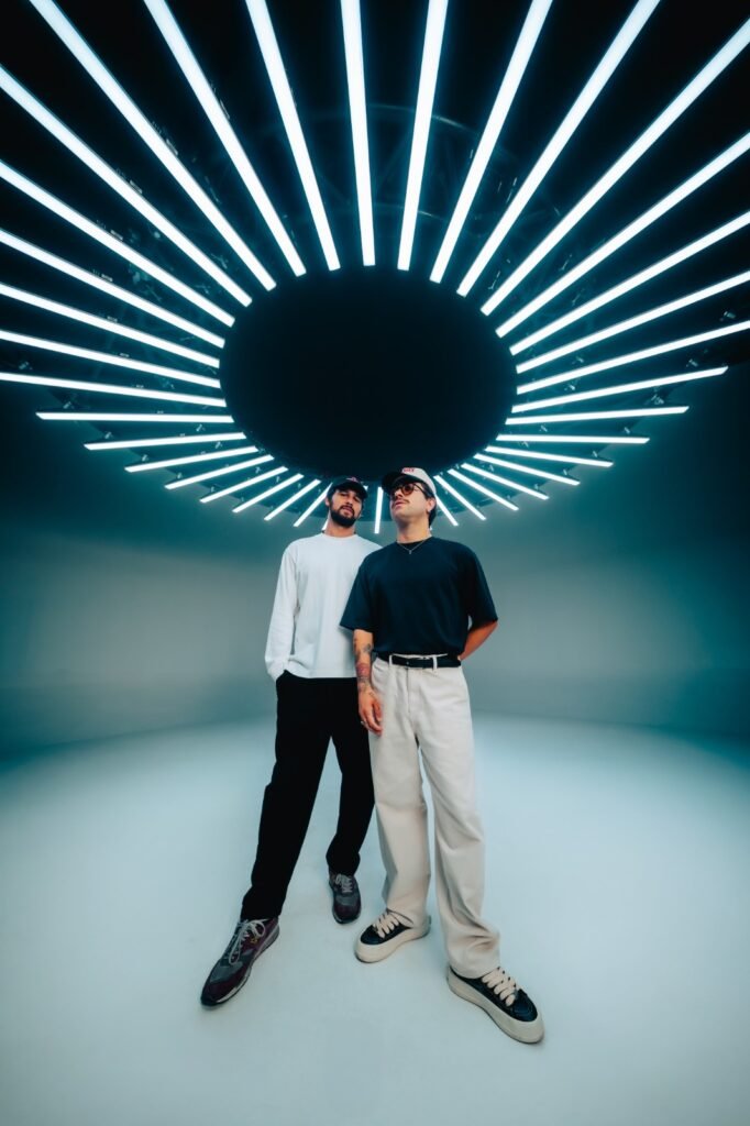 Warung apresenta Dawn Patrol em sua The Final Journey 1 Maz e antdot